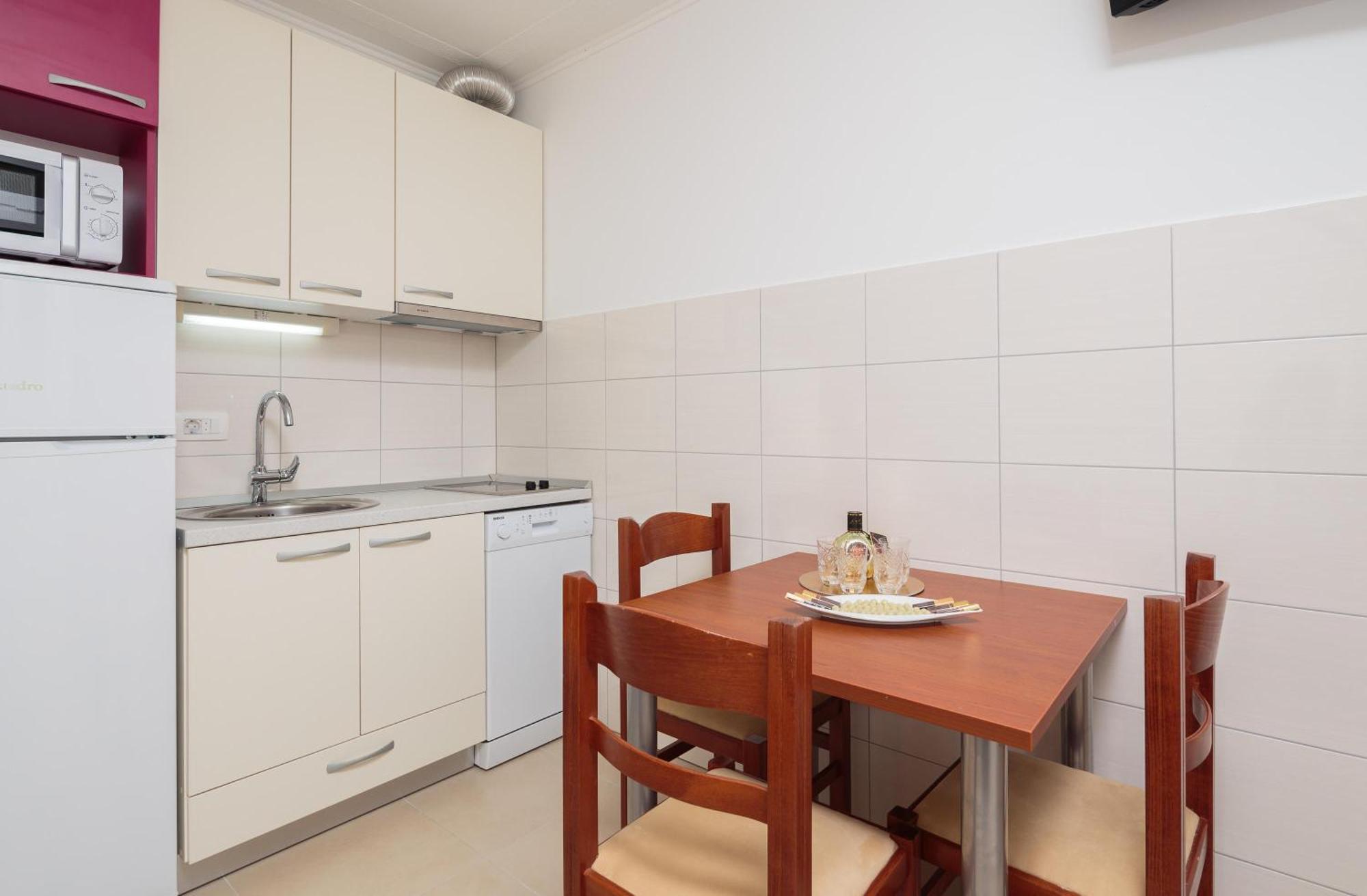 Apartment Krzelj トロギール 部屋 写真