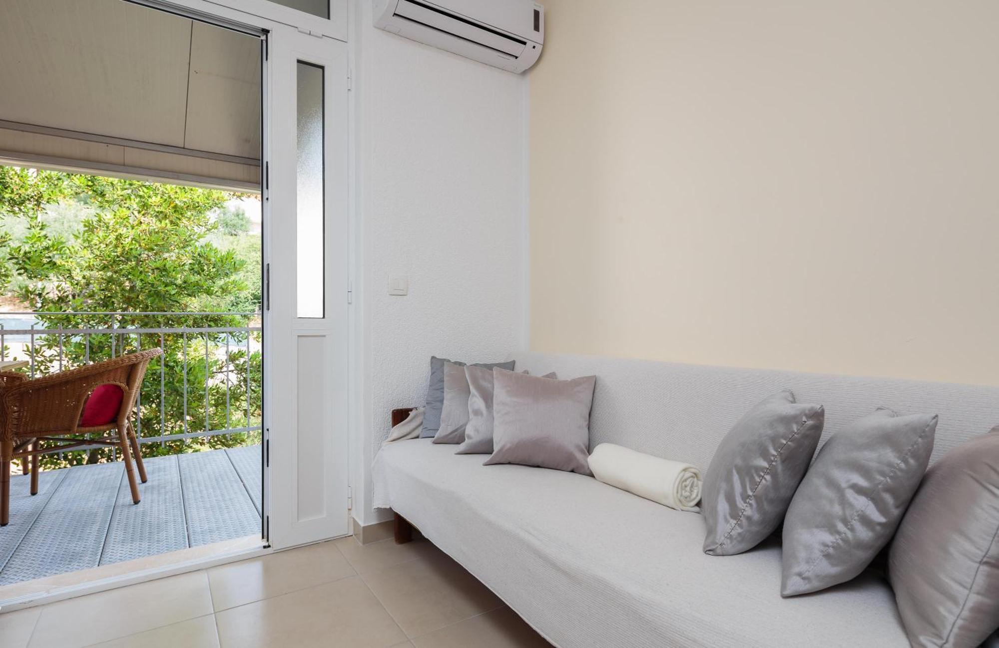 Apartment Krzelj トロギール 部屋 写真
