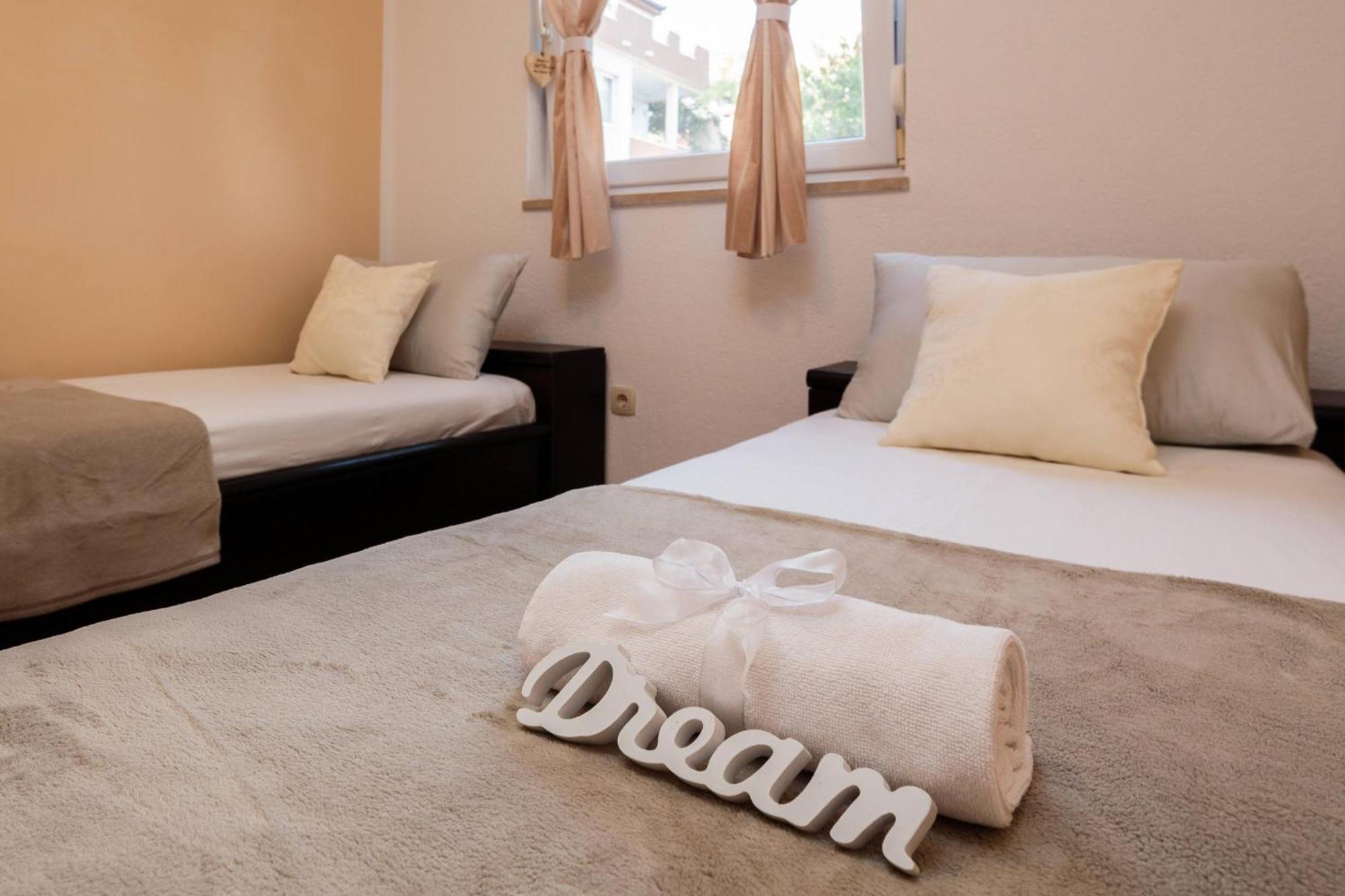 Apartment Krzelj トロギール エクステリア 写真