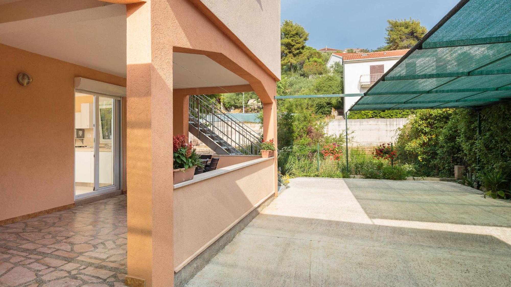 Apartment Krzelj トロギール 部屋 写真